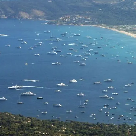 St Tropez Pieds Dans L'eau Pampelonne Plage * Saint-Tropez